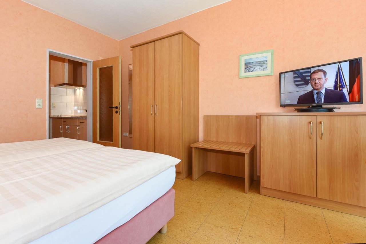 בנסרסיל Hotel-Pension Altes Siel מראה חיצוני תמונה