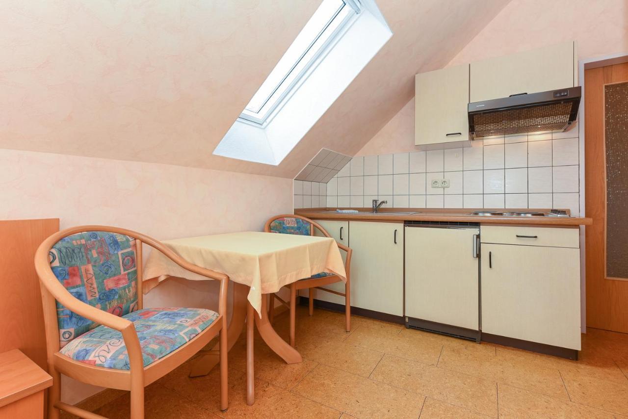 בנסרסיל Hotel-Pension Altes Siel מראה חיצוני תמונה