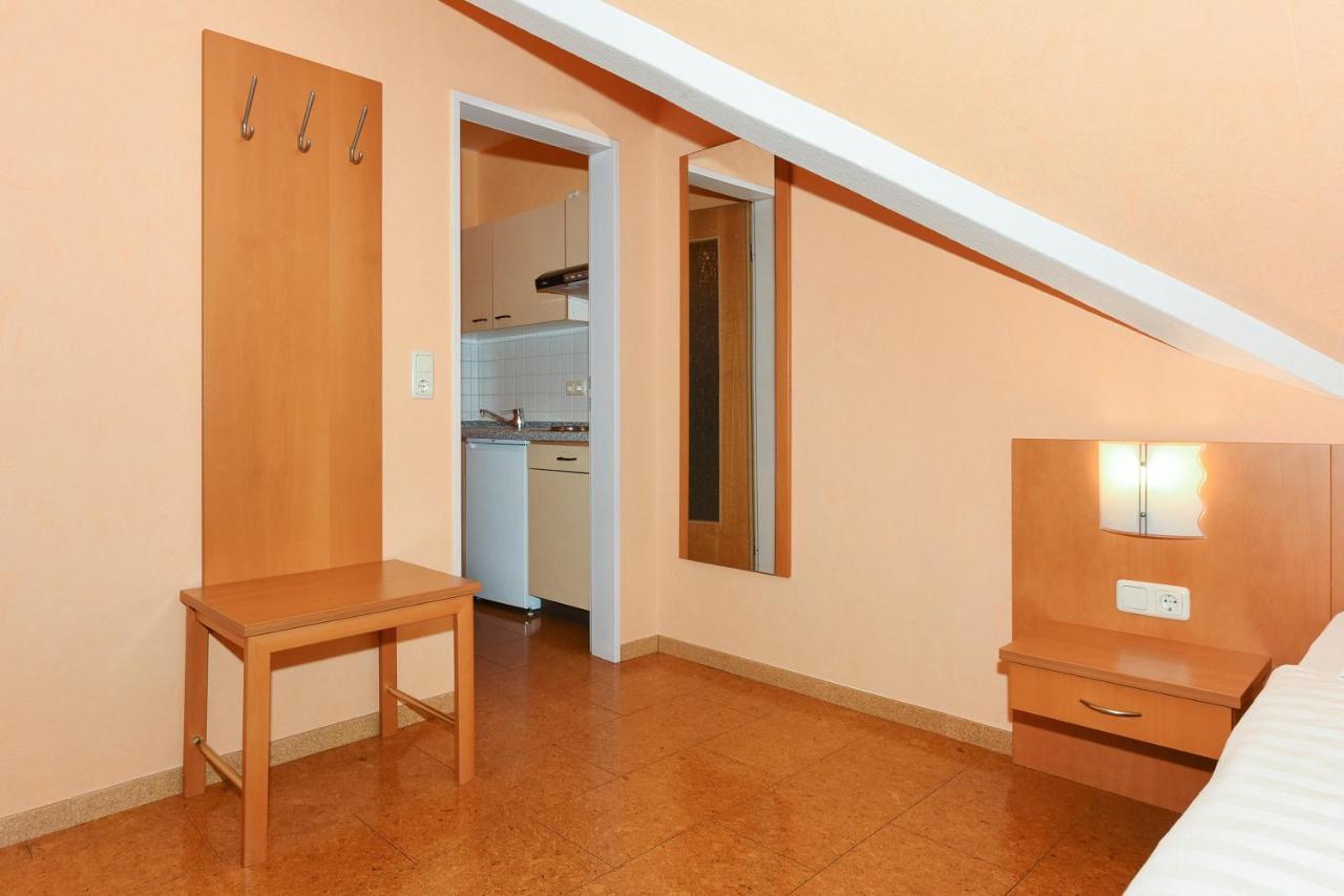 בנסרסיל Hotel-Pension Altes Siel מראה חיצוני תמונה
