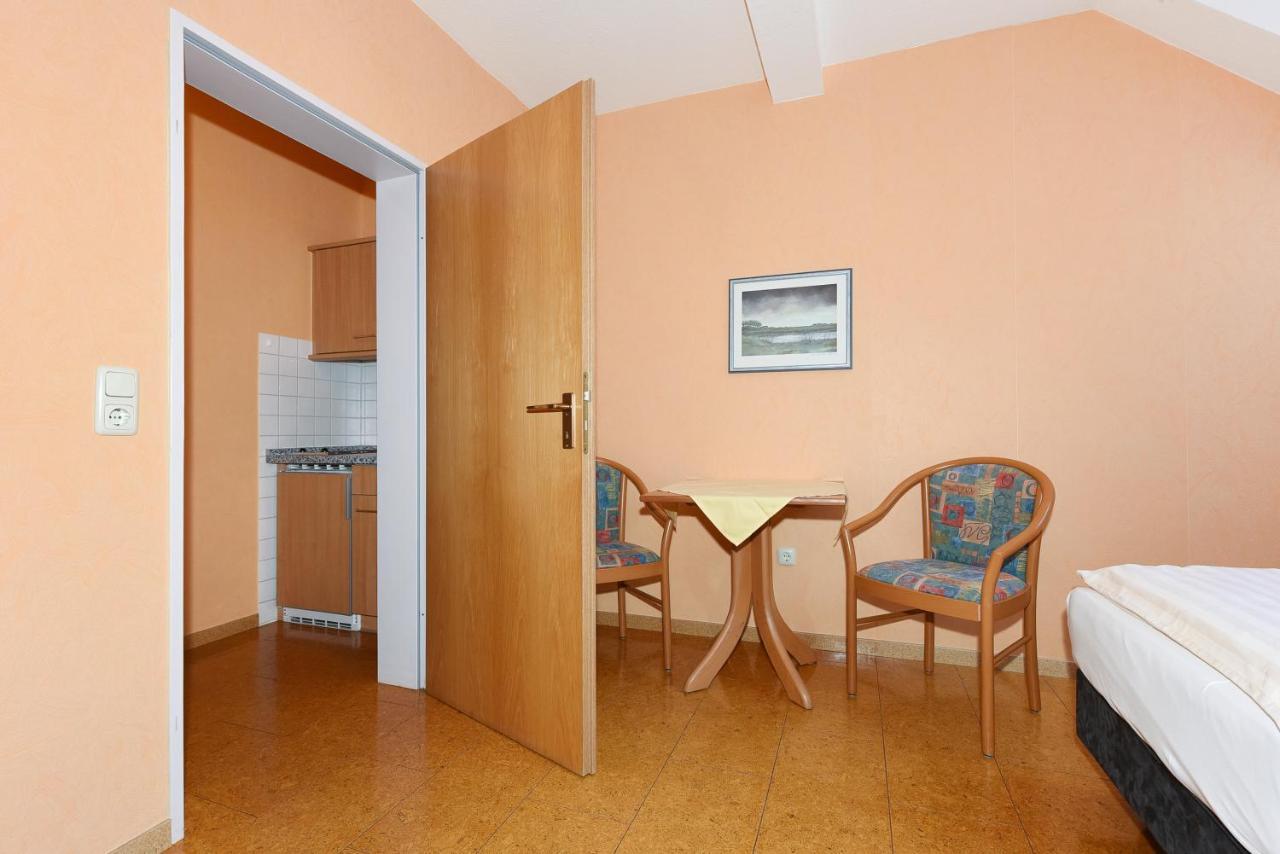 בנסרסיל Hotel-Pension Altes Siel מראה חיצוני תמונה