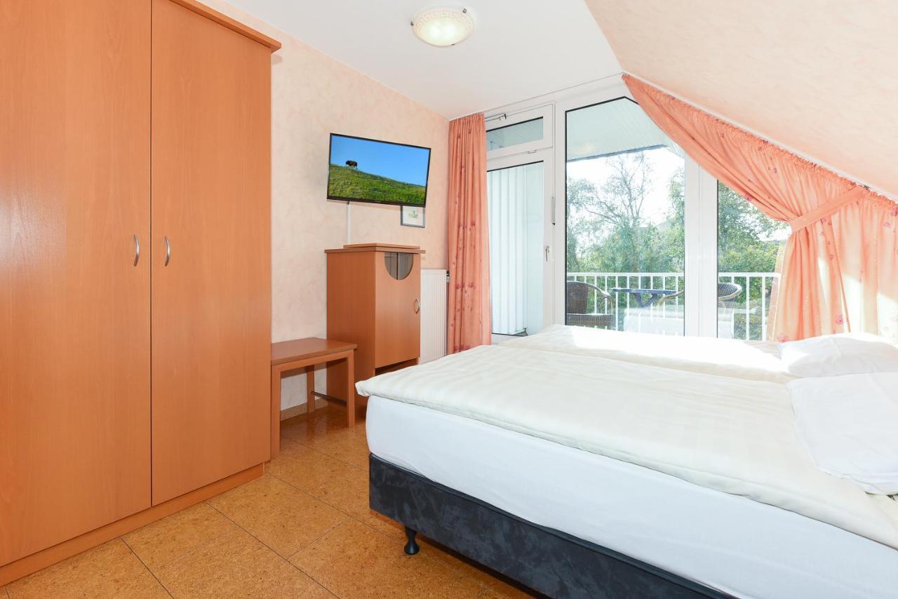 בנסרסיל Hotel-Pension Altes Siel מראה חיצוני תמונה