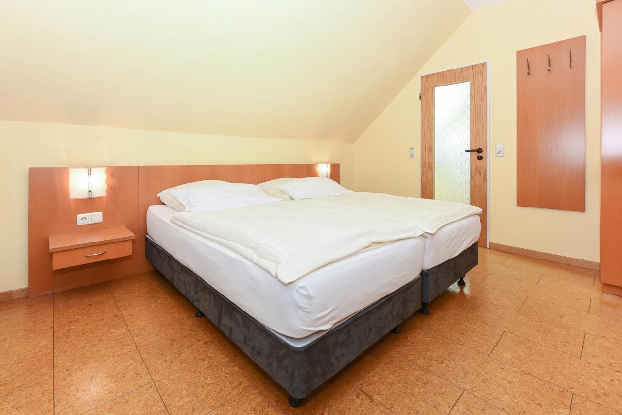 בנסרסיל Hotel-Pension Altes Siel מראה חיצוני תמונה