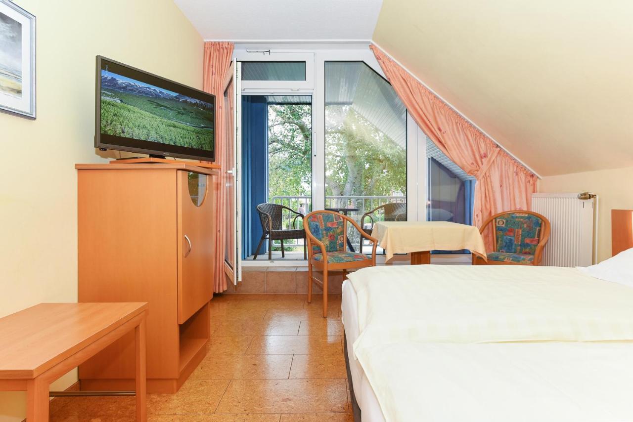 בנסרסיל Hotel-Pension Altes Siel מראה חיצוני תמונה