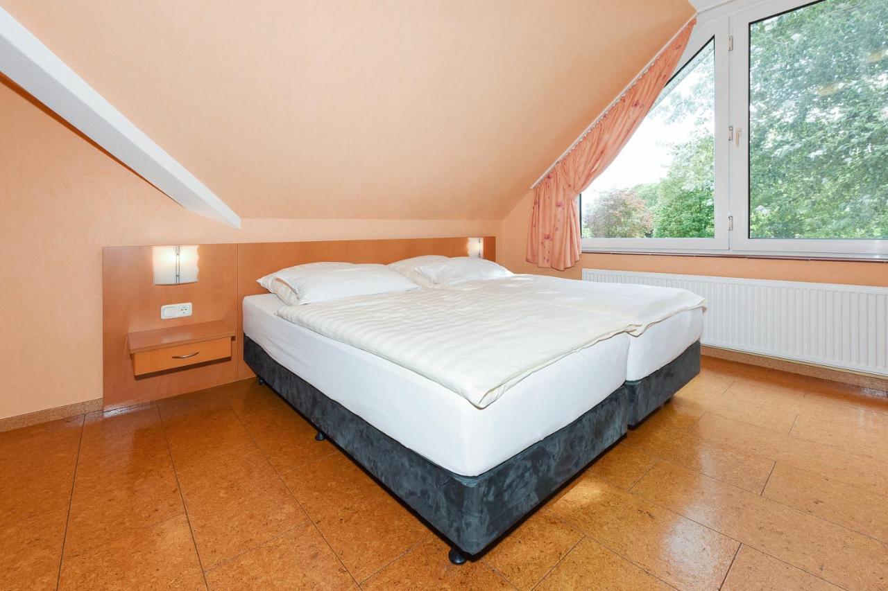 בנסרסיל Hotel-Pension Altes Siel מראה חיצוני תמונה