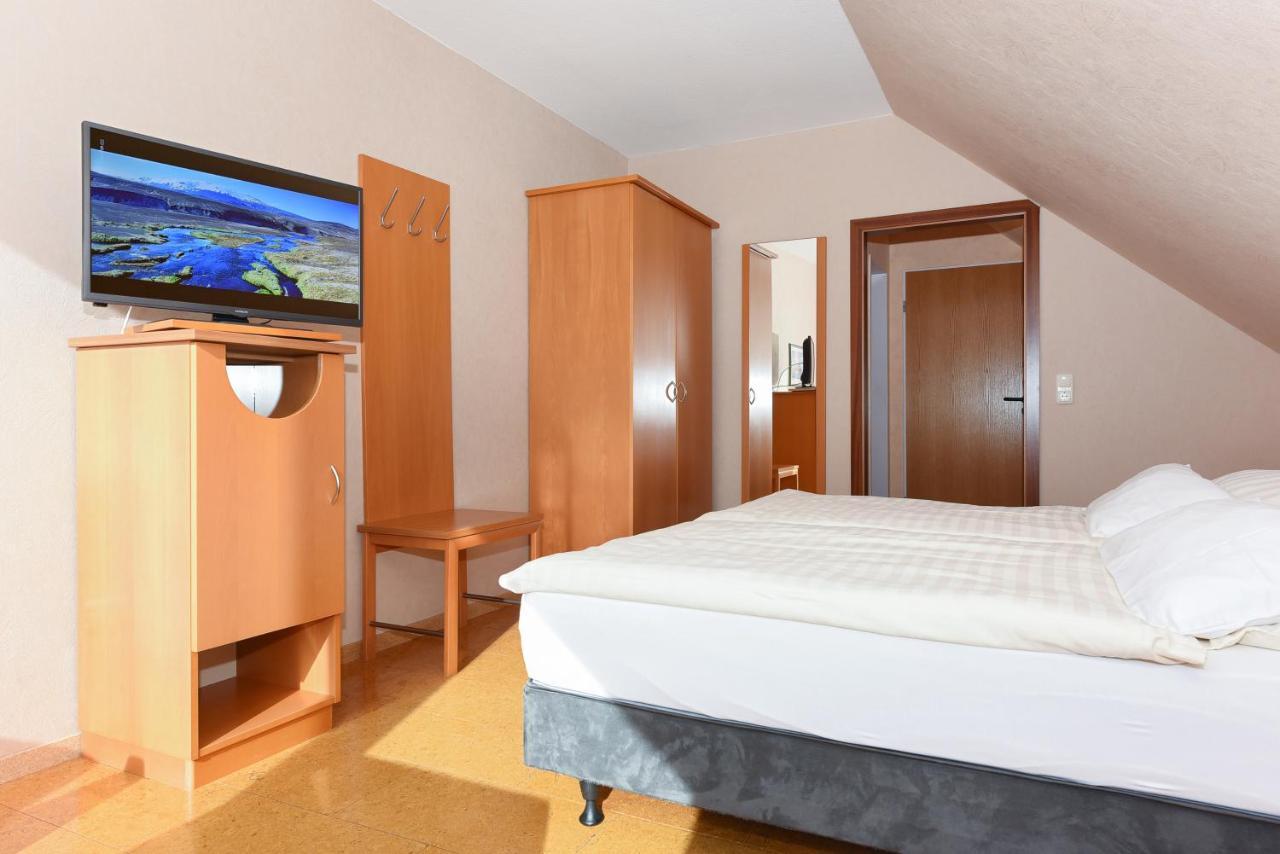 בנסרסיל Hotel-Pension Altes Siel מראה חיצוני תמונה