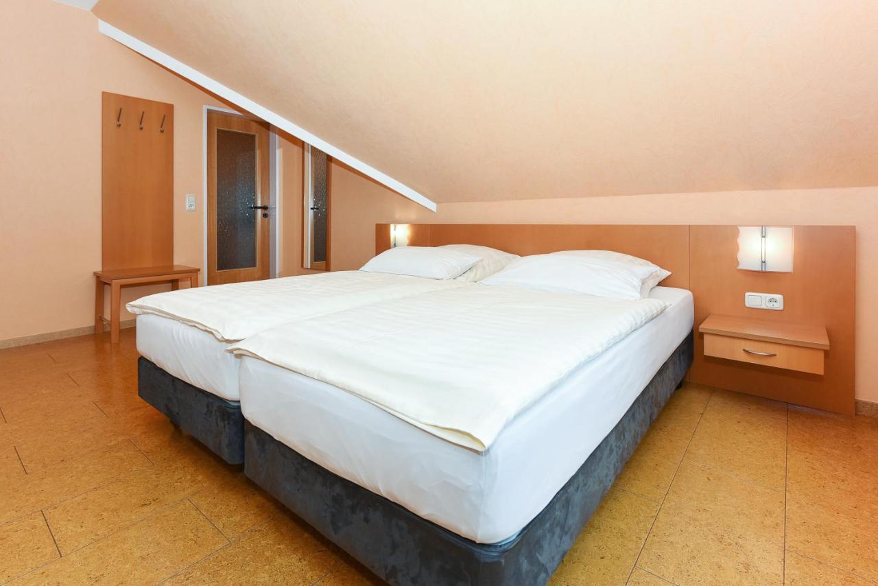 בנסרסיל Hotel-Pension Altes Siel מראה חיצוני תמונה