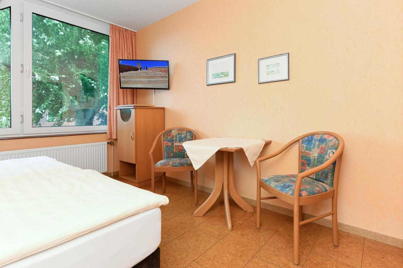 בנסרסיל Hotel-Pension Altes Siel מראה חיצוני תמונה