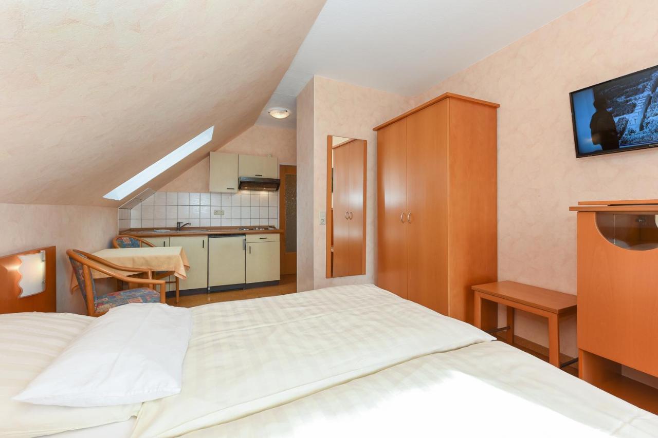 בנסרסיל Hotel-Pension Altes Siel מראה חיצוני תמונה