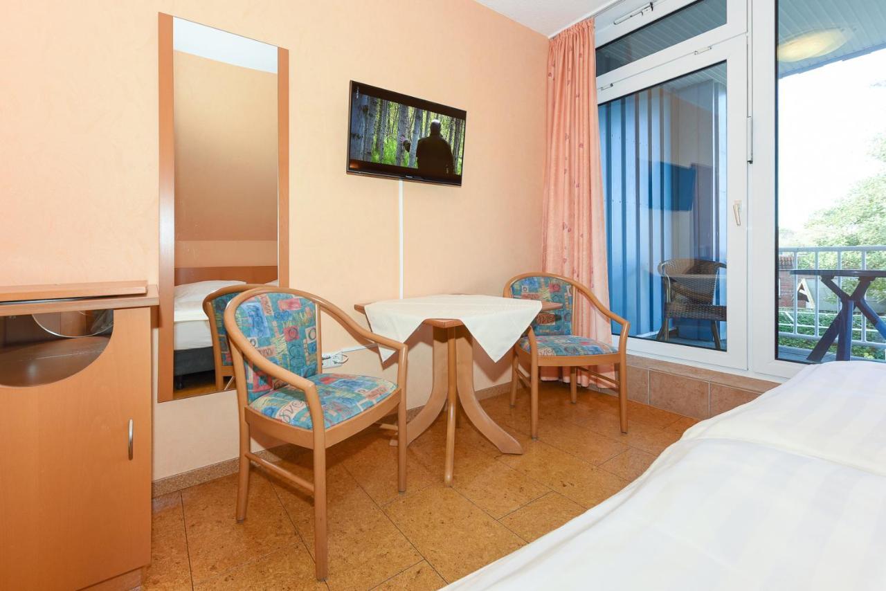 בנסרסיל Hotel-Pension Altes Siel מראה חיצוני תמונה