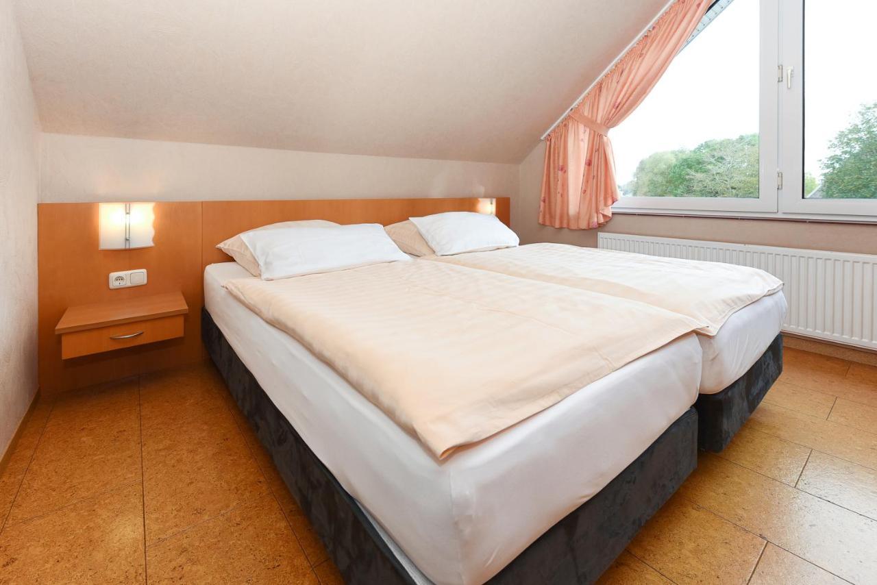 בנסרסיל Hotel-Pension Altes Siel מראה חיצוני תמונה