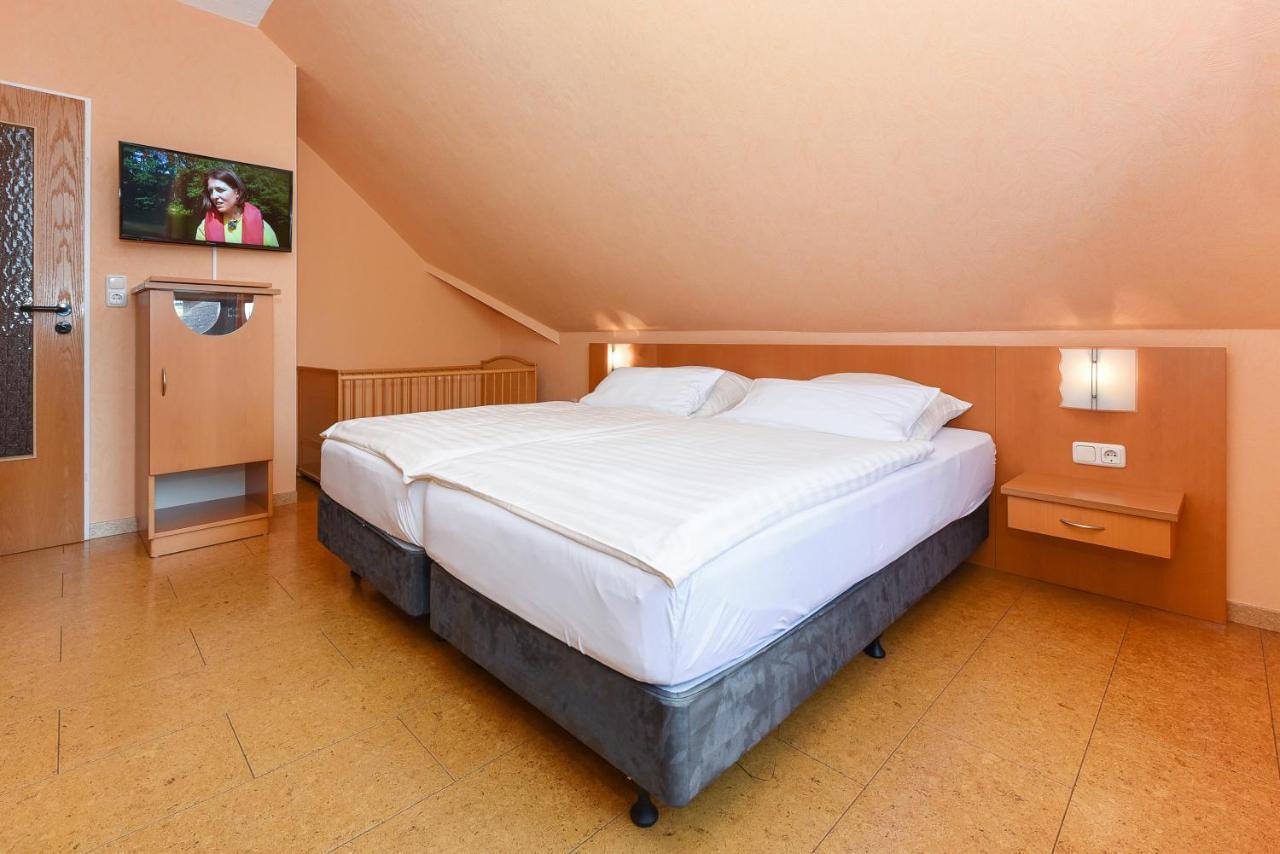 בנסרסיל Hotel-Pension Altes Siel מראה חיצוני תמונה